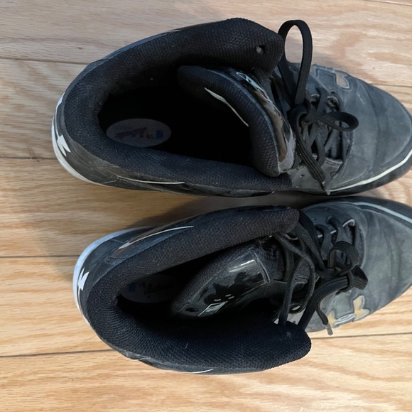 Under Armour Mid Baseball Cleats- Size 10 - Picture 2 of 2